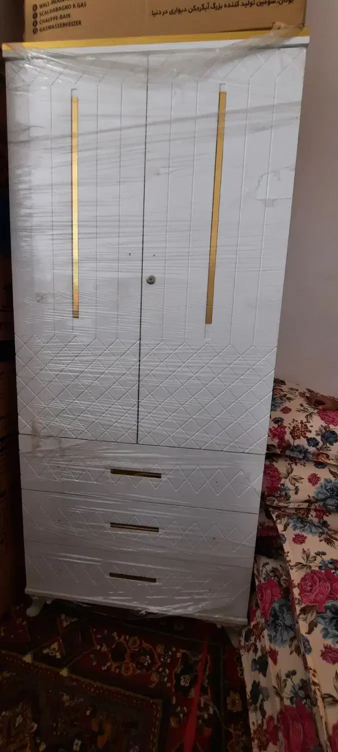 کمد|جاکفشی، کمد، دراور|کوهدشت, |دیوار