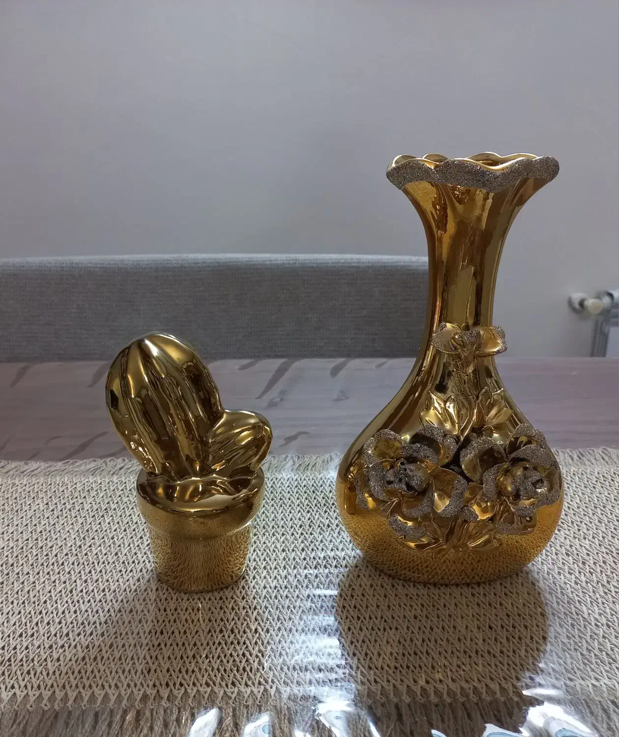 گلدان تزئینی و کاکتوس تزئینی|صنایع دستی و سایر لوازم تزئینی|کاشان, شهرک انقلاب|دیوار