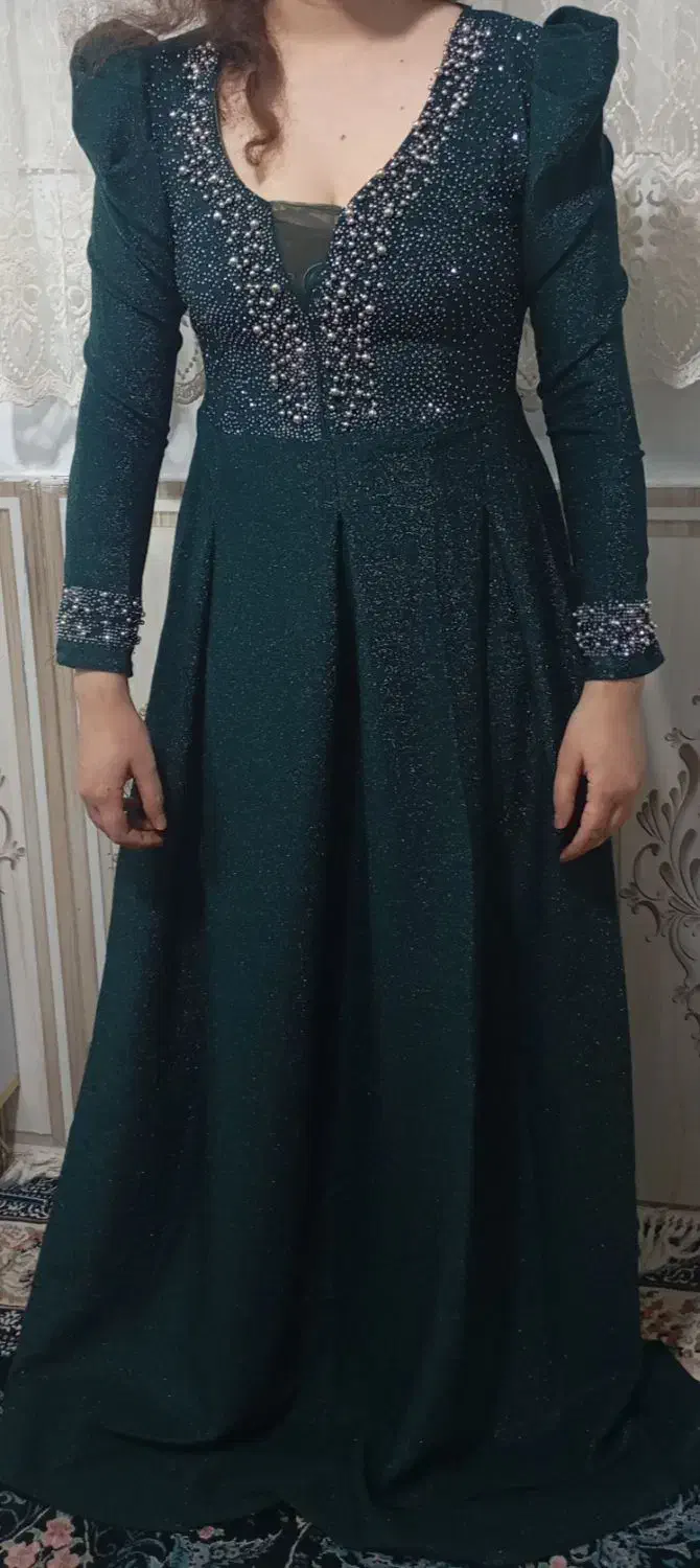 لباس مجلسی|لباس|بهارستان, |دیوار