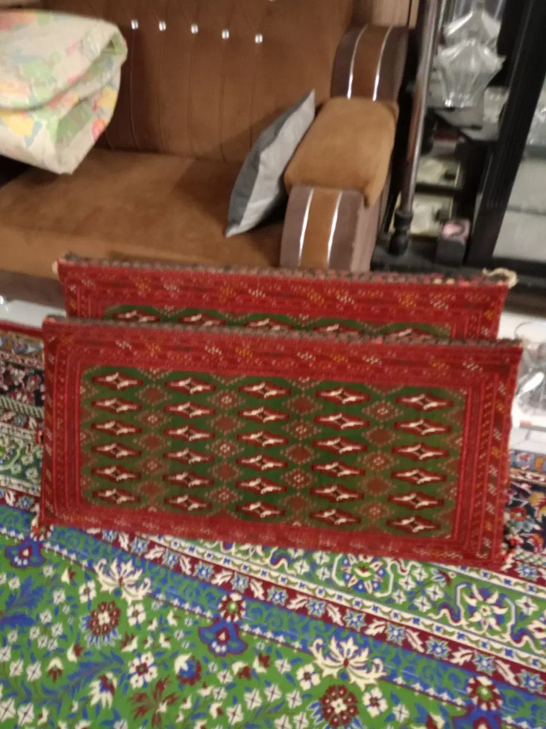 یک جفت پشتی دست بافت در حد نو ۲ ملیون|پشتی|بجنورد, |دیوار