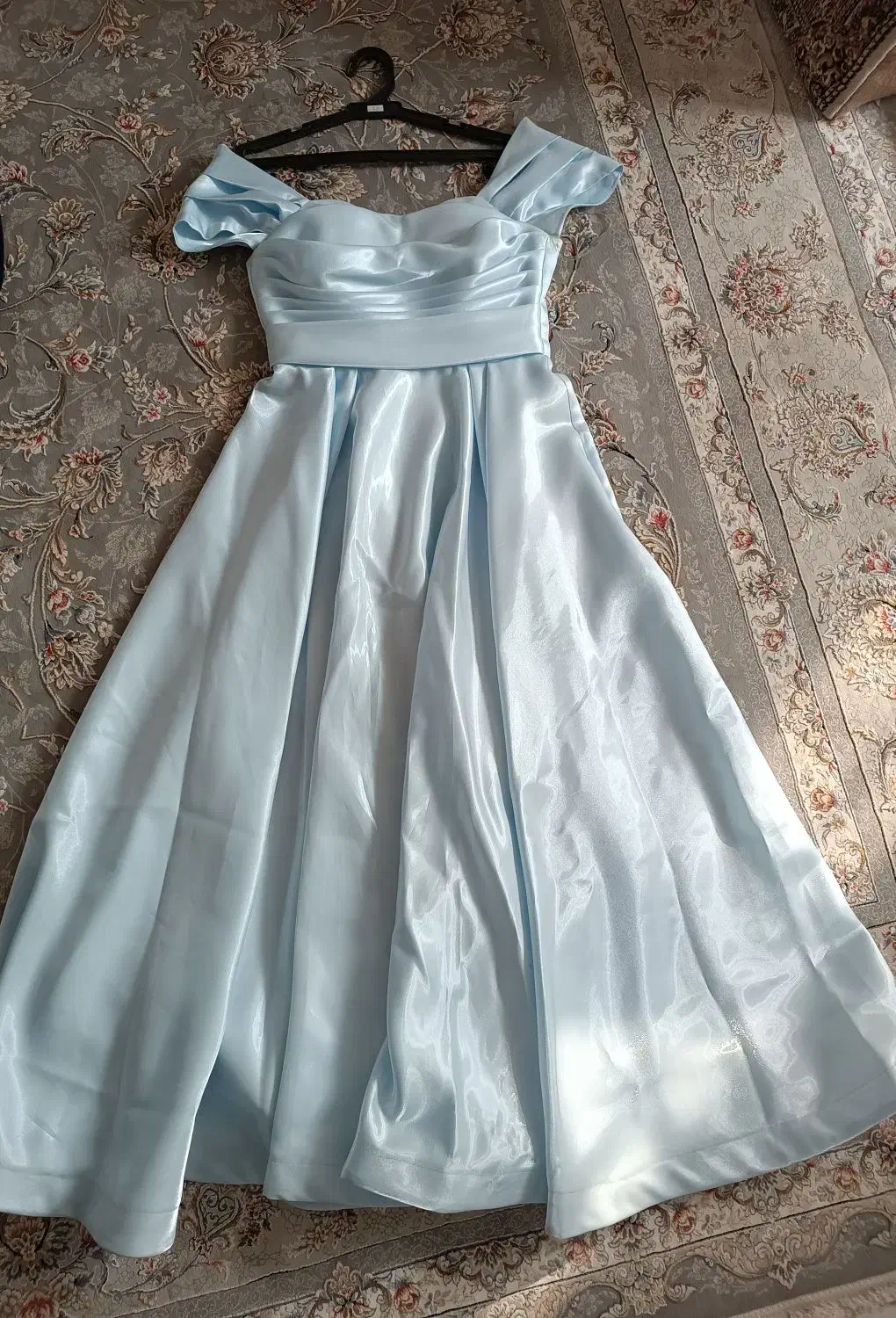 لباس مجلسی|لباس|تاکستان, |دیوار