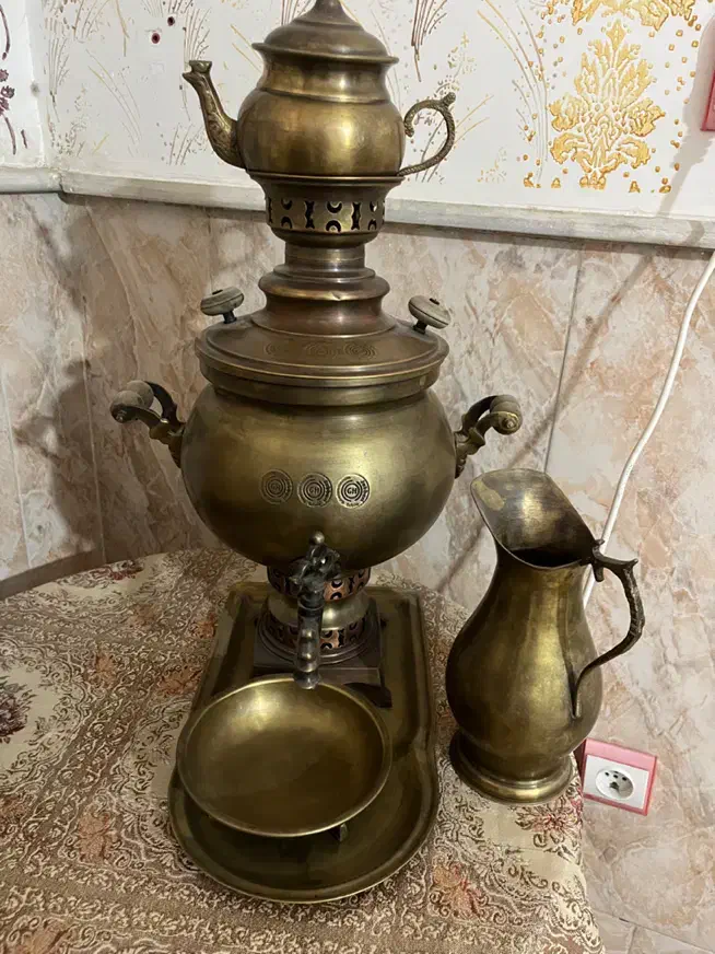 سماور برنجی|سماور، چای‌ساز، قهوه‌ساز|نیشابور, جمهوری|دیوار