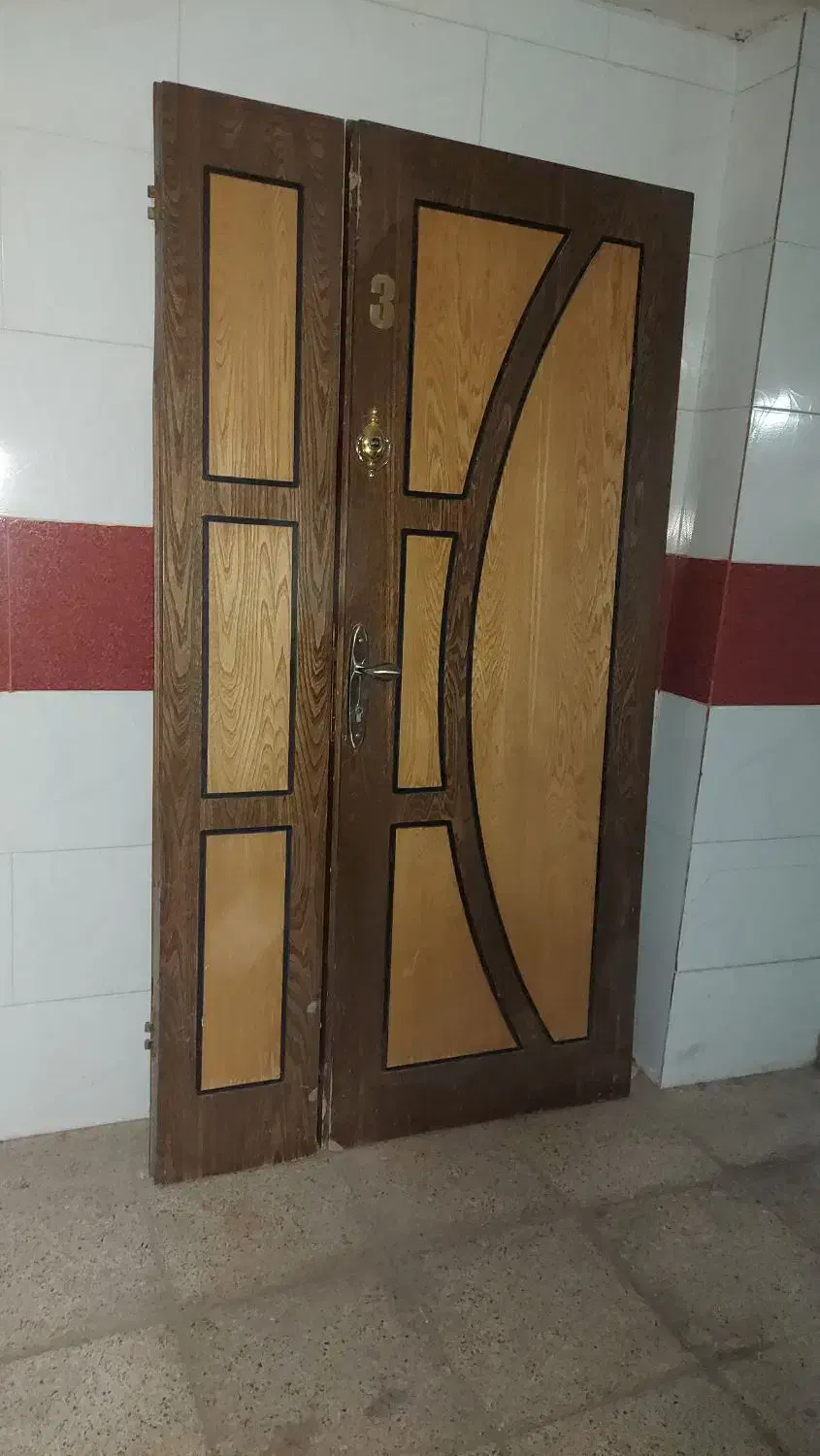 درب چوبی دو لنگه|مصالح و تجهیزات ساختمان|اصفهان, دستگرده|دیوار