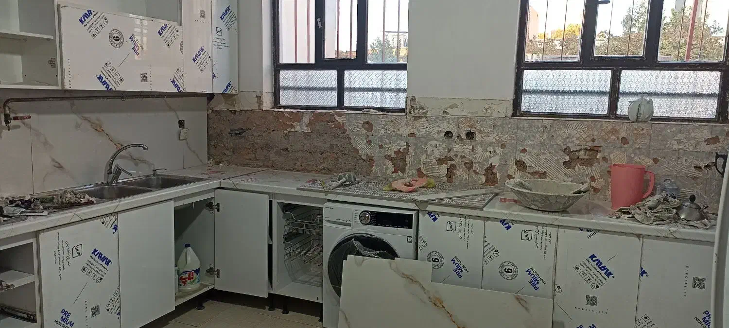 کاشیکاری چسبی بین کابینتی بازسازی|خدمات پیشه و مهارت|شاهرود, |دیوار