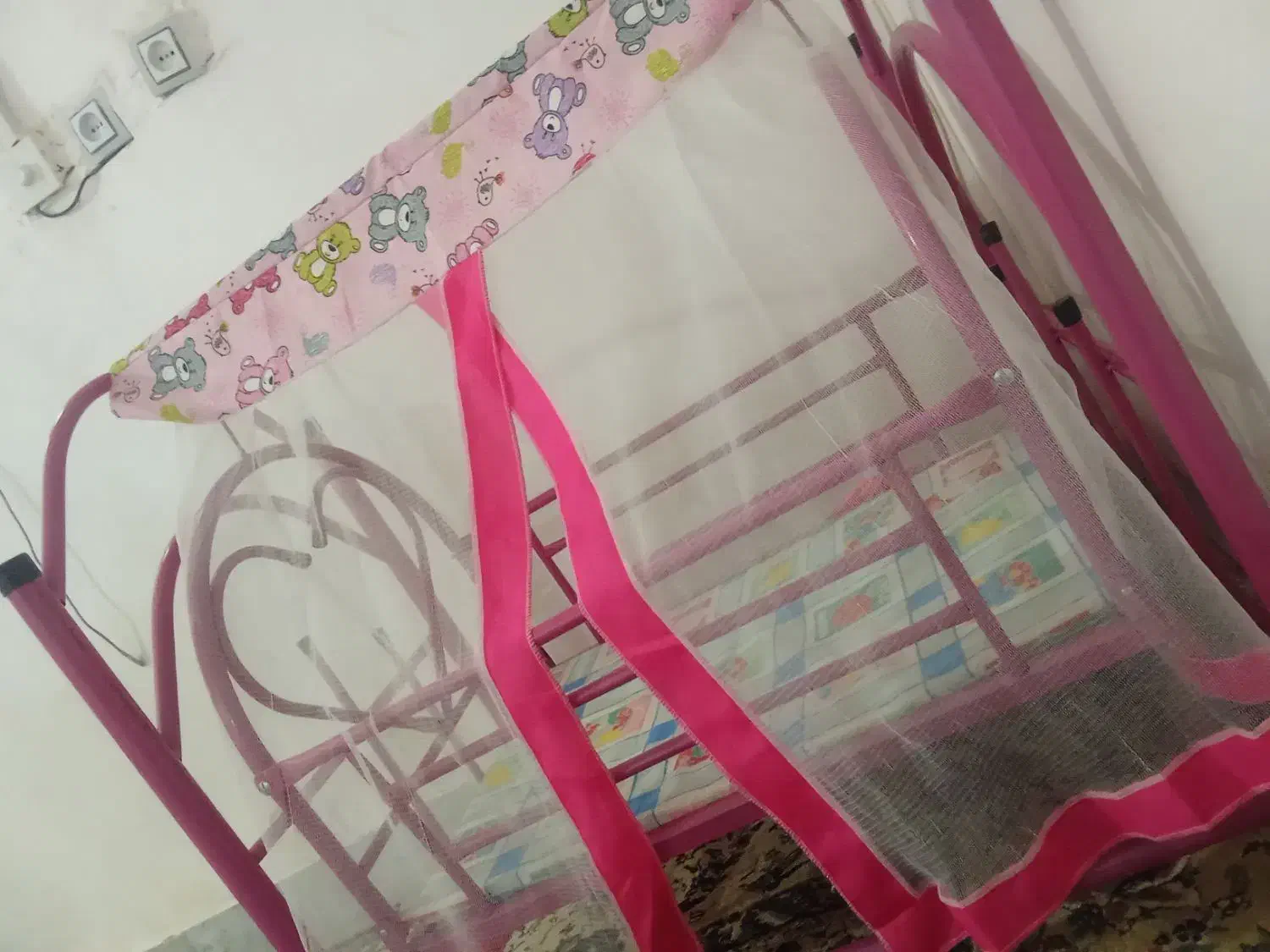 گهواره|تخت و صندلی بچه|زابل, |دیوار