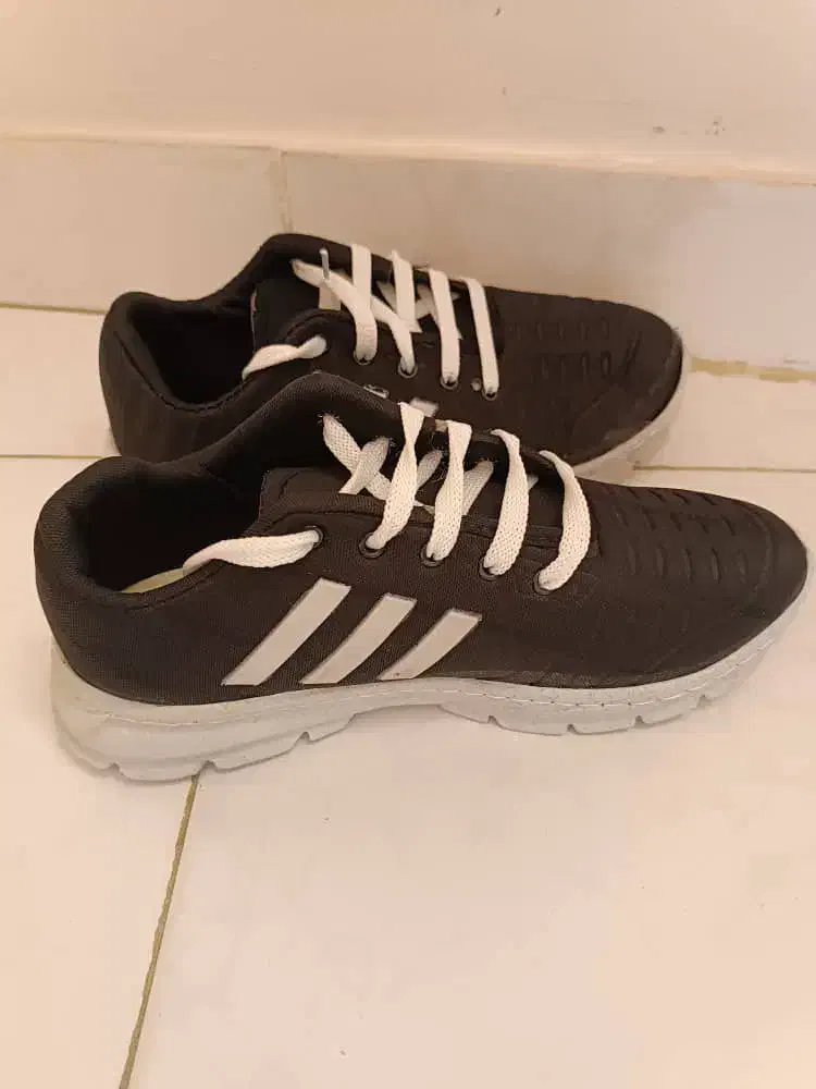 کتانی مردانه طرح آدیداس کاملا نو|کیف، کفش، کمربند|رشت, دباغیان|دیوار