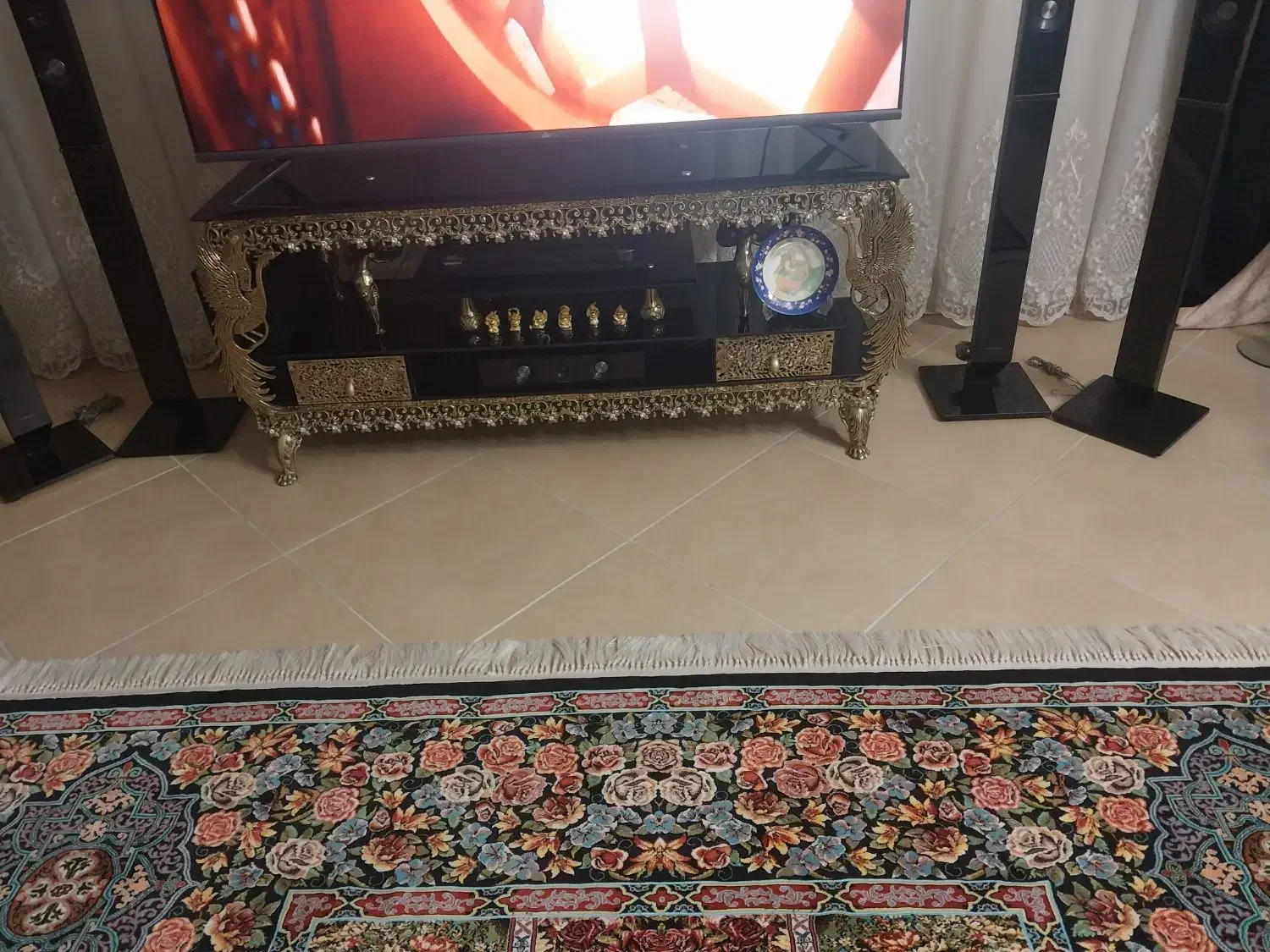 مبل ۷نفره برنز ومیز تلویزیون|مبلمان خانگی و میز عسلی|پرند, فاز ۳|دیوار