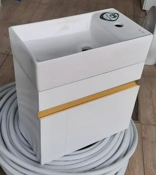 روشویی دیواری ۲۵×۴۵ سنگ پارس سرام|لوازم سرویس بهداشتی|اصفهان, شاه پسند|دیوار