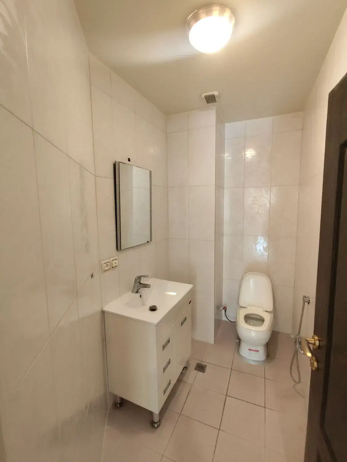 130متر 2خوابه ولیعصر پارک‌ ساعی خیابان آبشارتخلیه