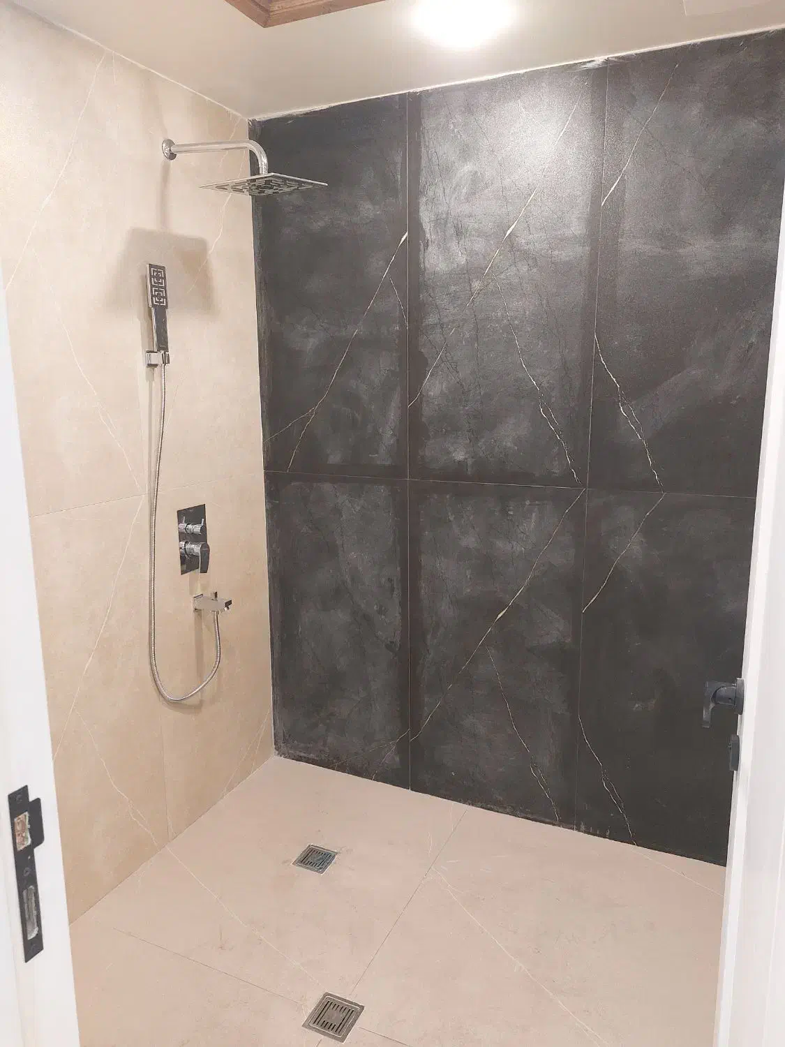 ۱۸۵ متر شرق مرزداران