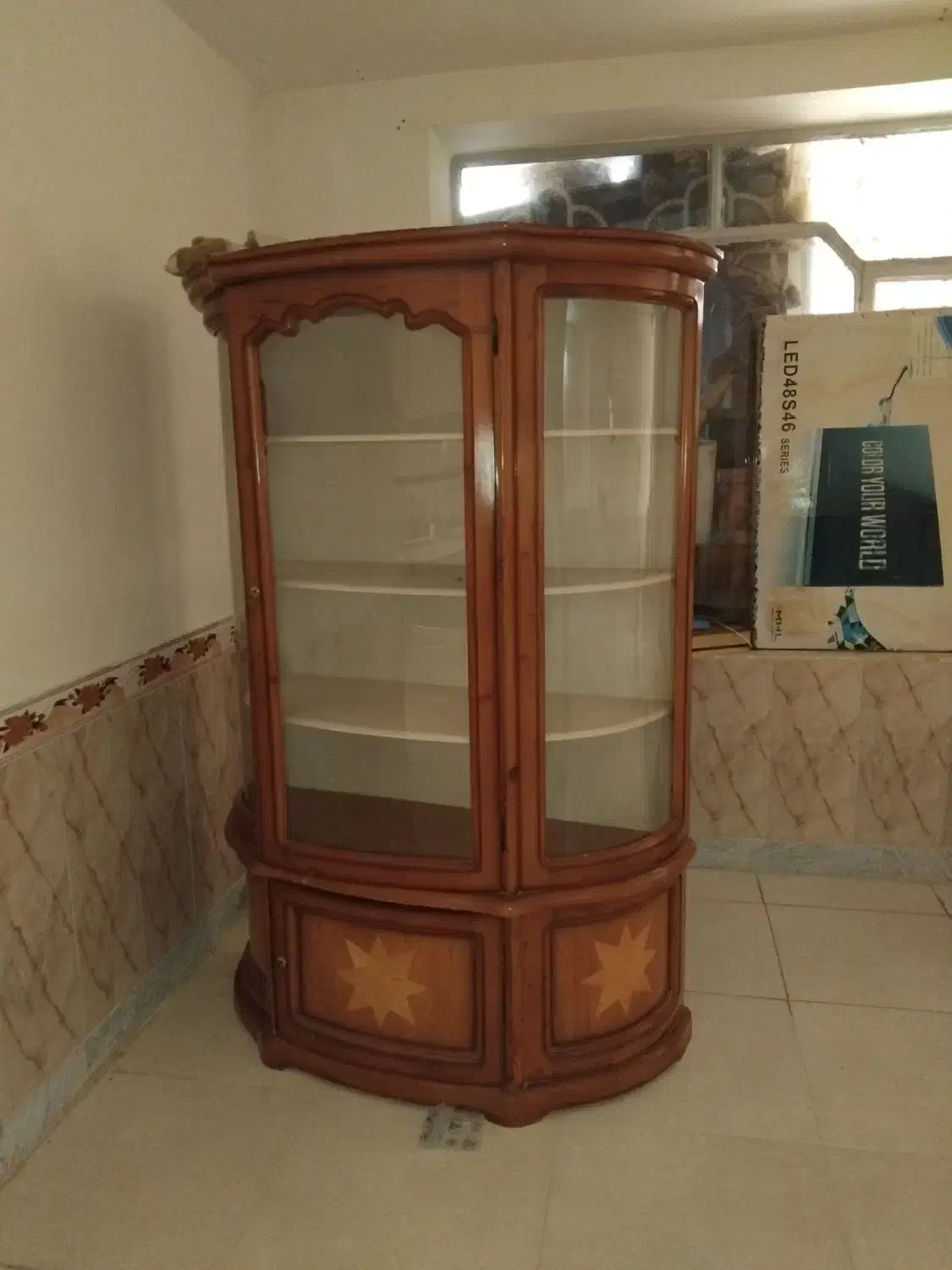 گنجه سالم|بوفه، ویترین، کنسول|تربت‌حیدریه, بالا ولایت|دیوار