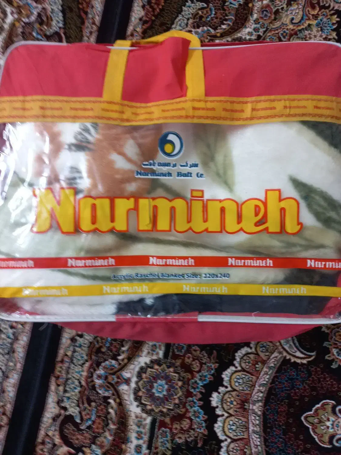 ۳ عدد پتوی گلبافت ویک عدد لحاف|رختخواب، بالش، پتو|رباطکریم, رباطکریم|دیوار