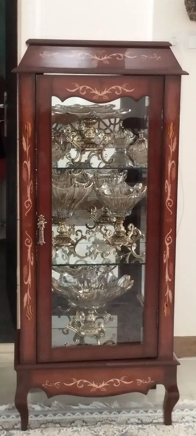 کنسول و بوفه بدون کوچکترین خط و خطوطی در حد نو|بوفه، ویترین، کنسول|صائین قلعه, |دیوار