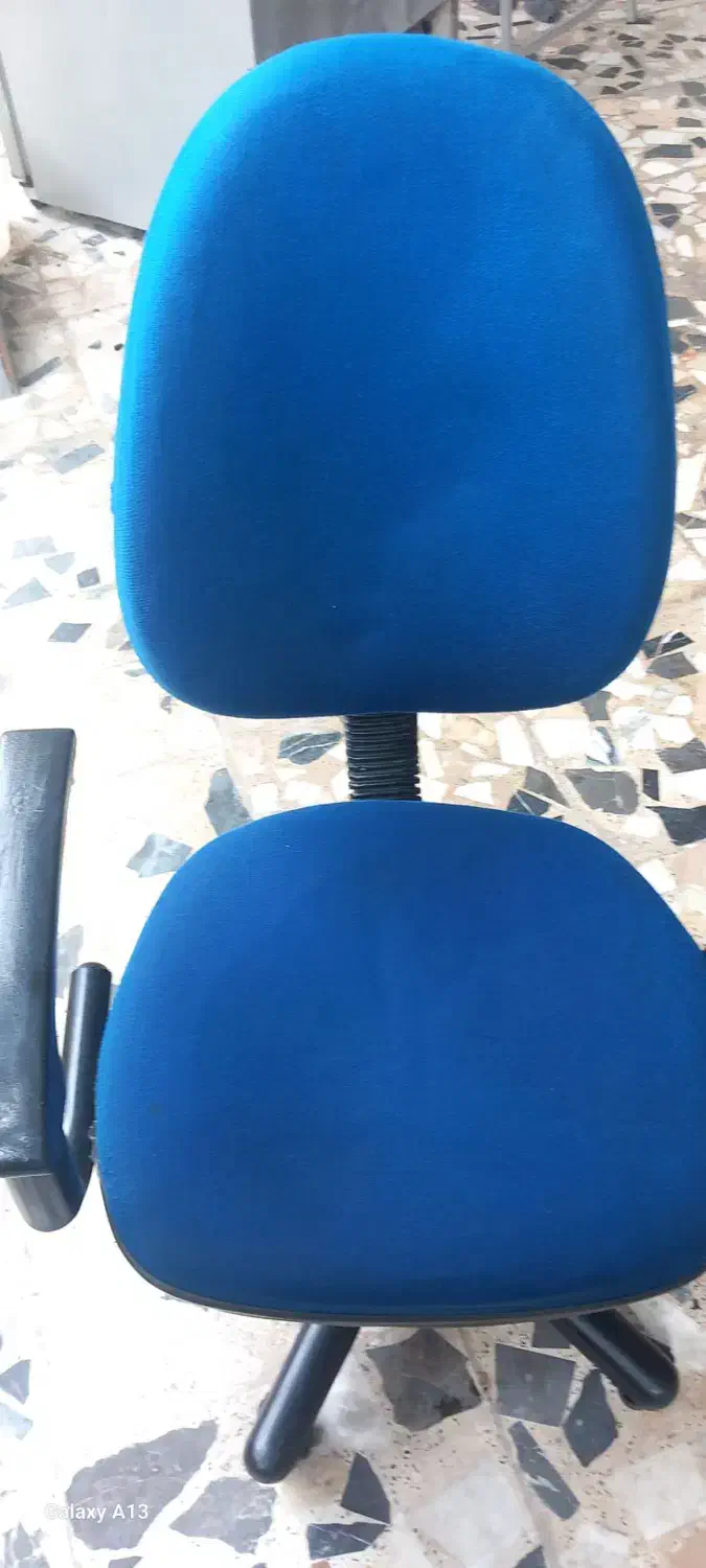 صندلی سالم در حد نو|صندلی و نیمکت|رشت, دیانتی|دیوار