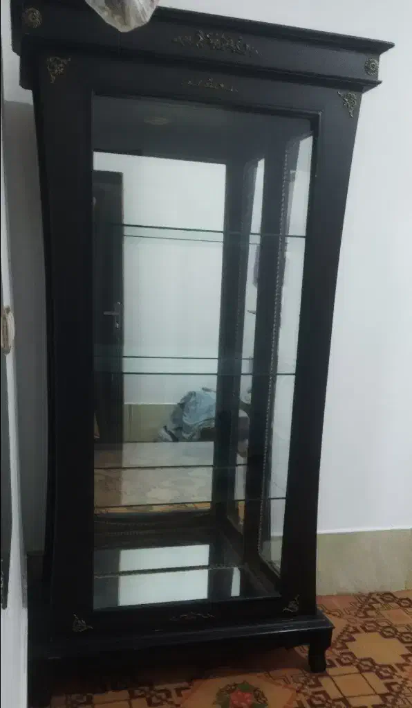 بوفه ویترین نو بدون خط و خش کاملا سالم دو درب|بوفه، ویترین، کنسول|سیرجان, |دیوار