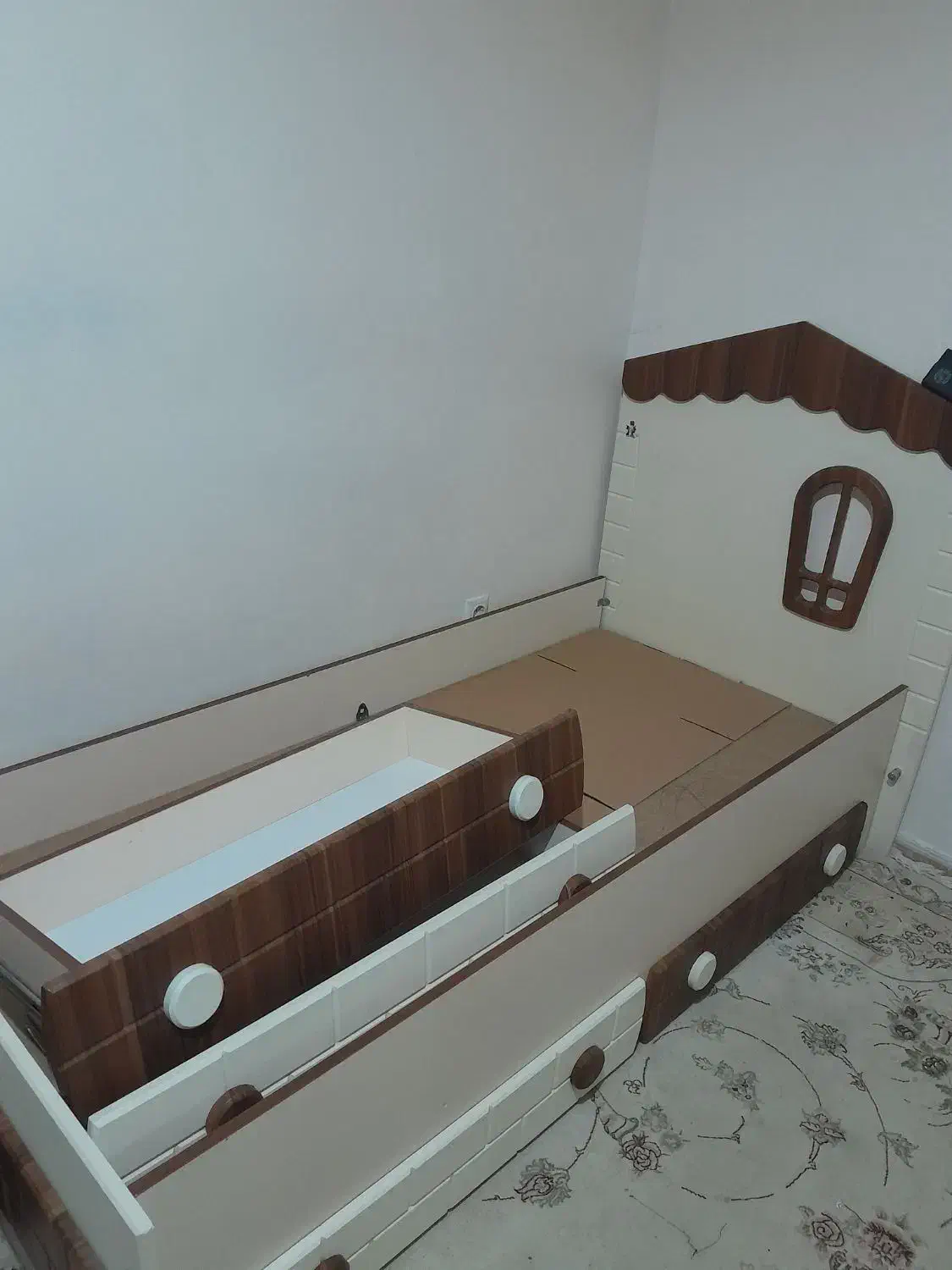 تخت  نوجوان سالم تخت ۸۰ در ۱۸۰ بدون تشک|تخت و سرویس خواب|پرند, فاز ۶|دیوار