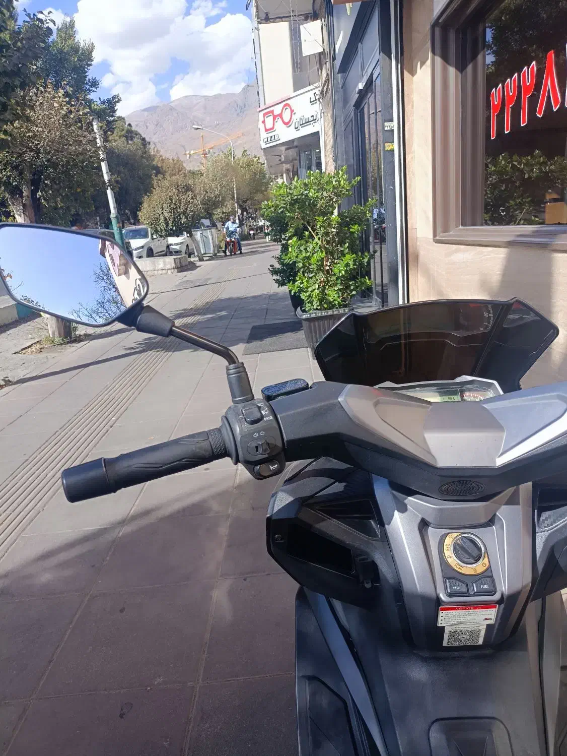 موتورسیکلت کی وی ویسته ۲۵۰ عین صفر|موتورسیکلت|تهران, اقدسیه|دیوار