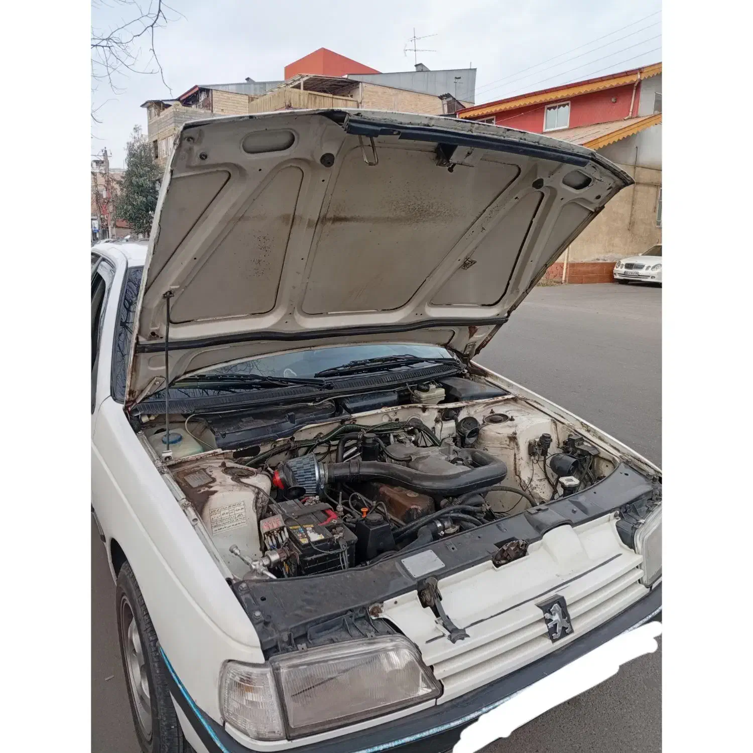 پژو آردی|خودرو کلاسیک|رشت, هلال احمر|دیوار