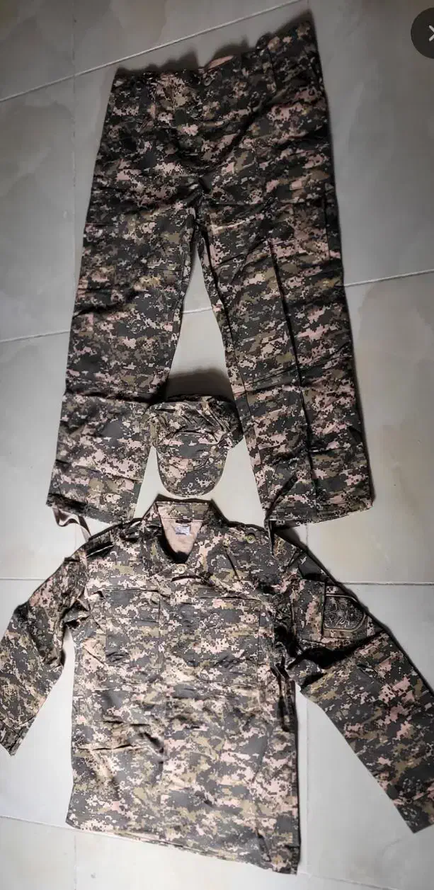 لباس نظامی|لباس|اهواز, زندوکیلی|دیوار