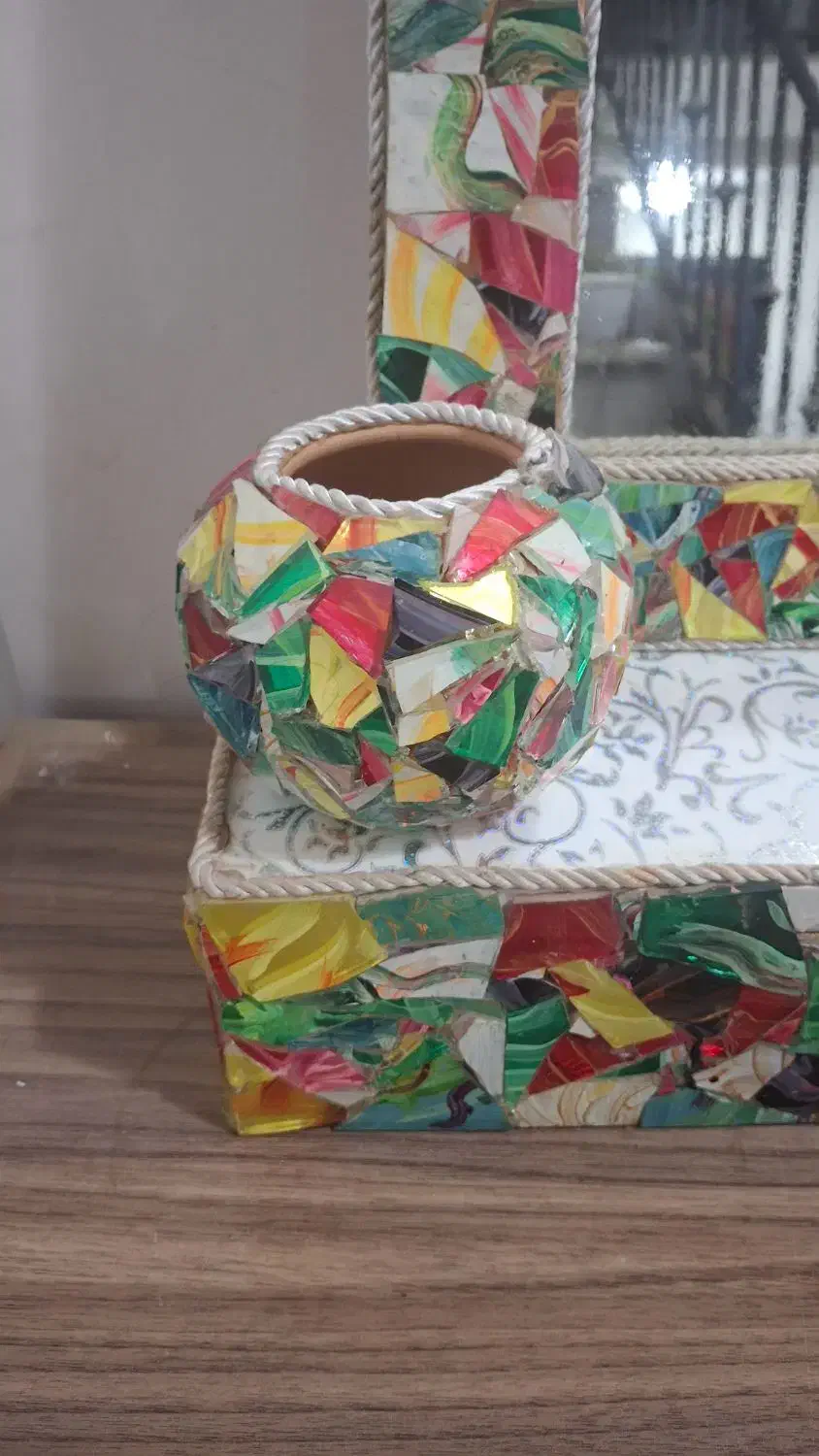 اینه|آینه|سبزوار, علمدار|دیوار