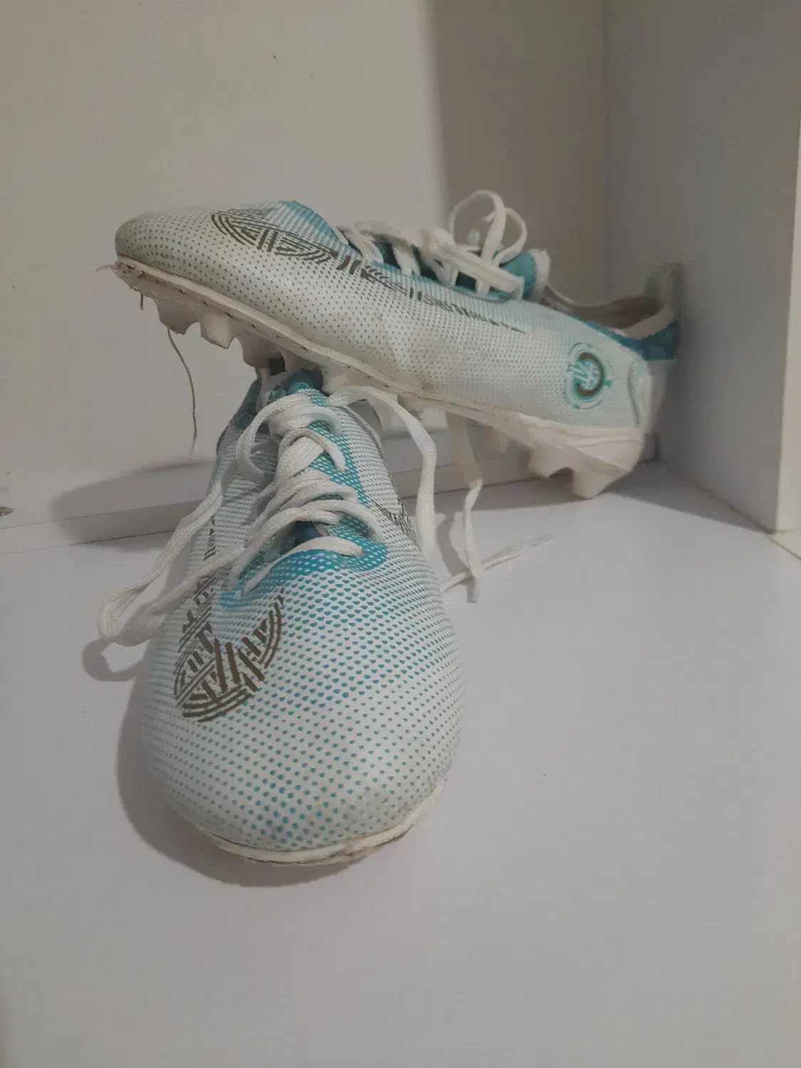 استوک|کیف، کفش، کمربند|اردبیل, |دیوار