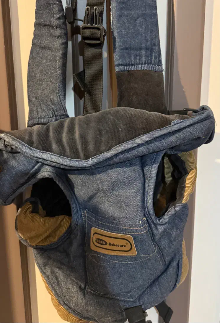 آغوشی کودک baby care|کالسکه و لوازم جانبی|بروجرد, |دیوار