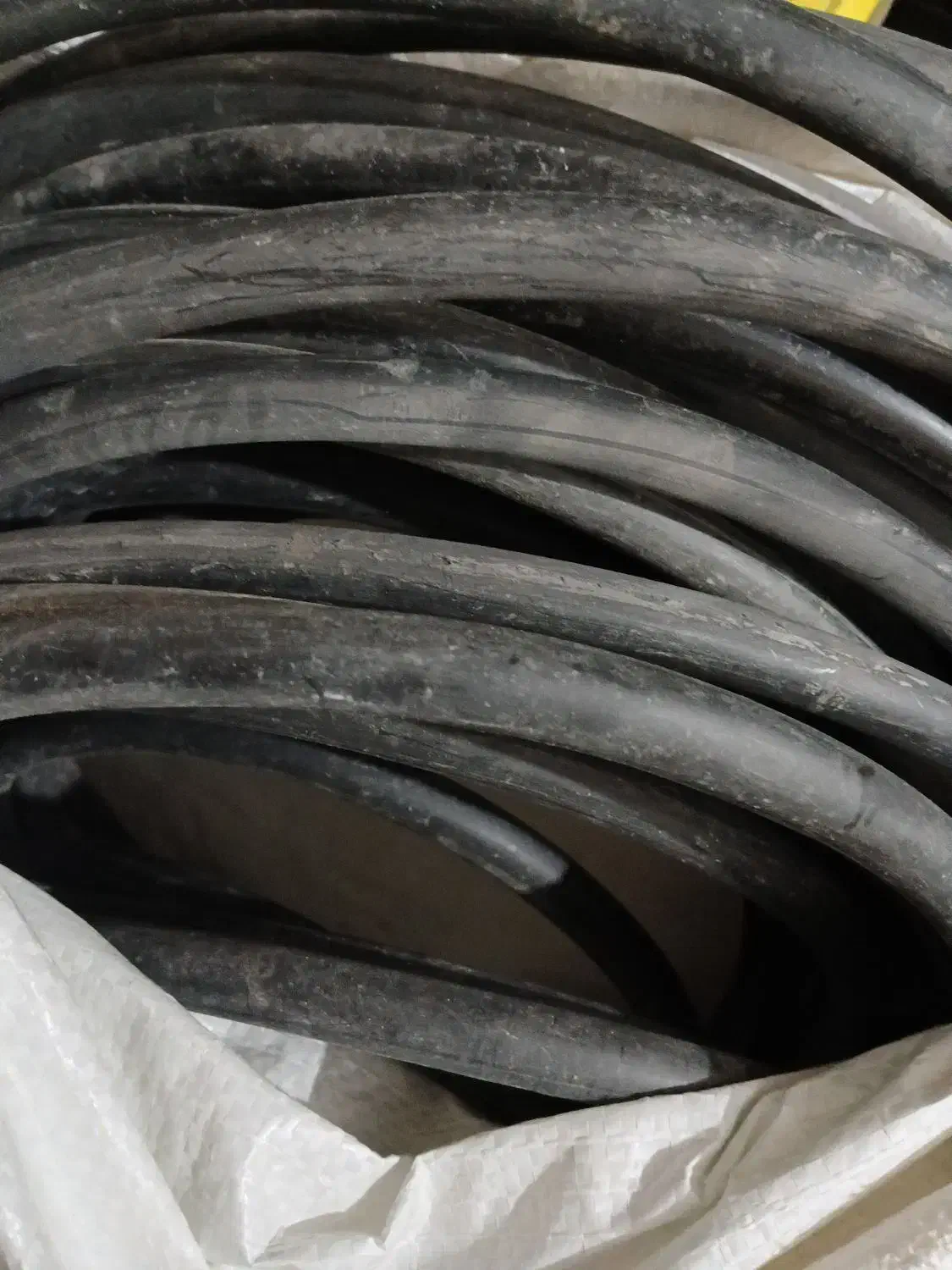 کابل برق|ابزارآلات|بروجرد, |دیوار