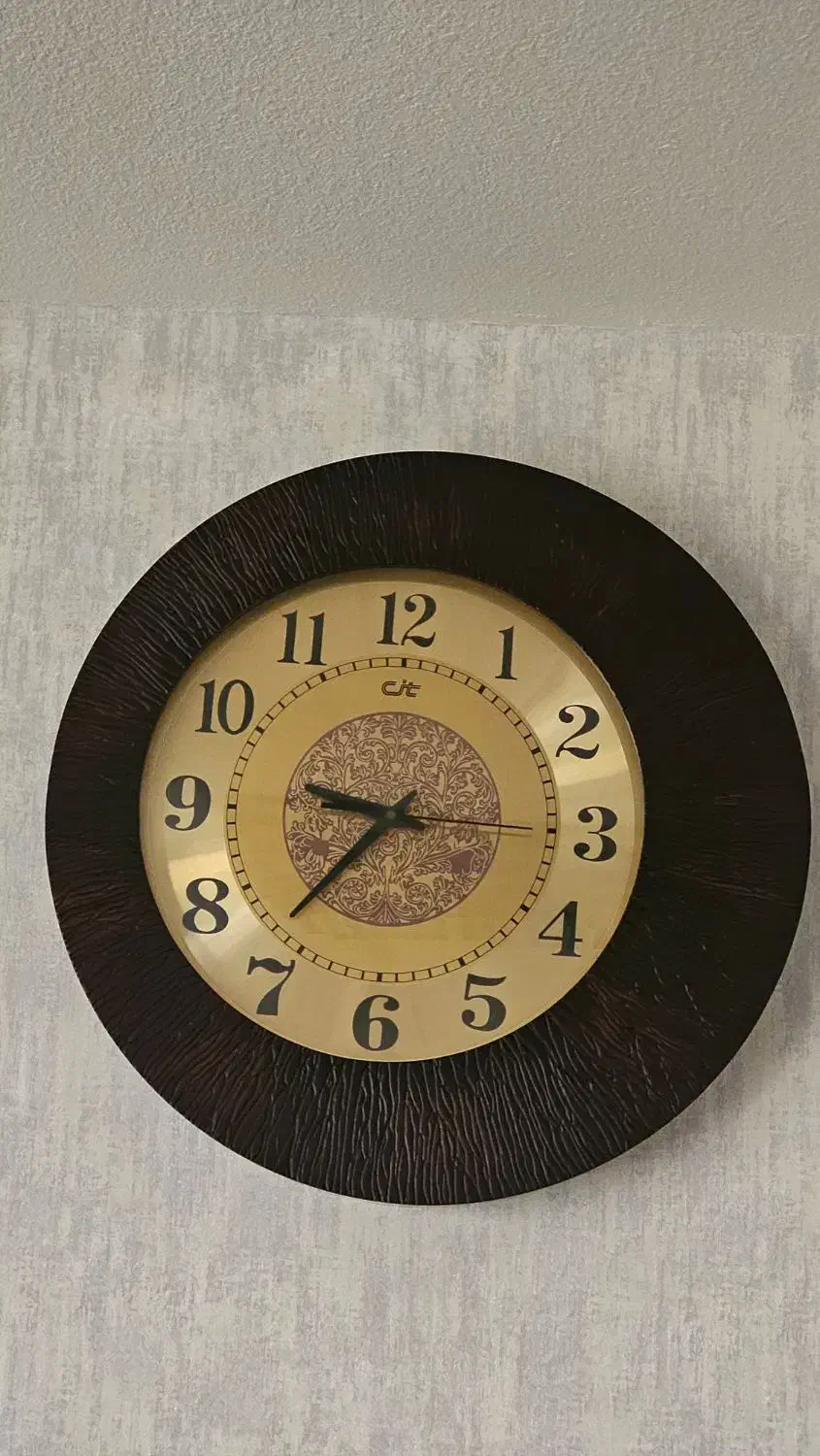 ساعت دیواری در حد نو|ساعت دیواری و تزئینی|بوشهر, |دیوار