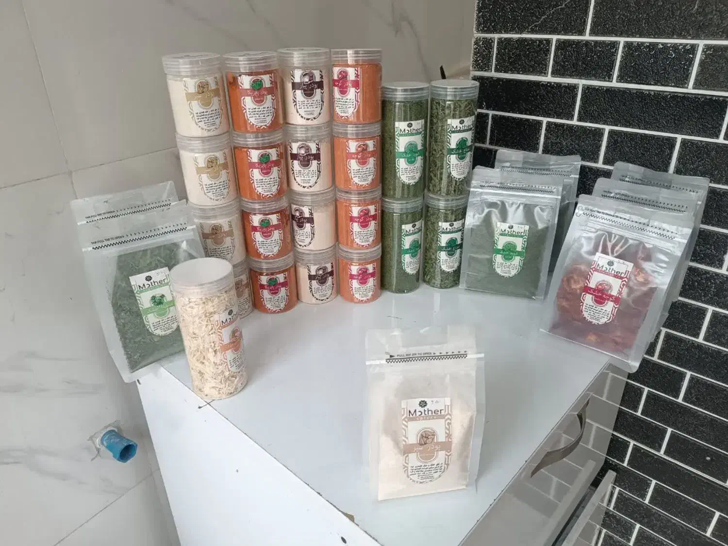 محصولات سبزی خشک و ادویه جات خالص|خوردنی و آشامیدنی|شاهین‌شهر, خانه کارگر|دیوار