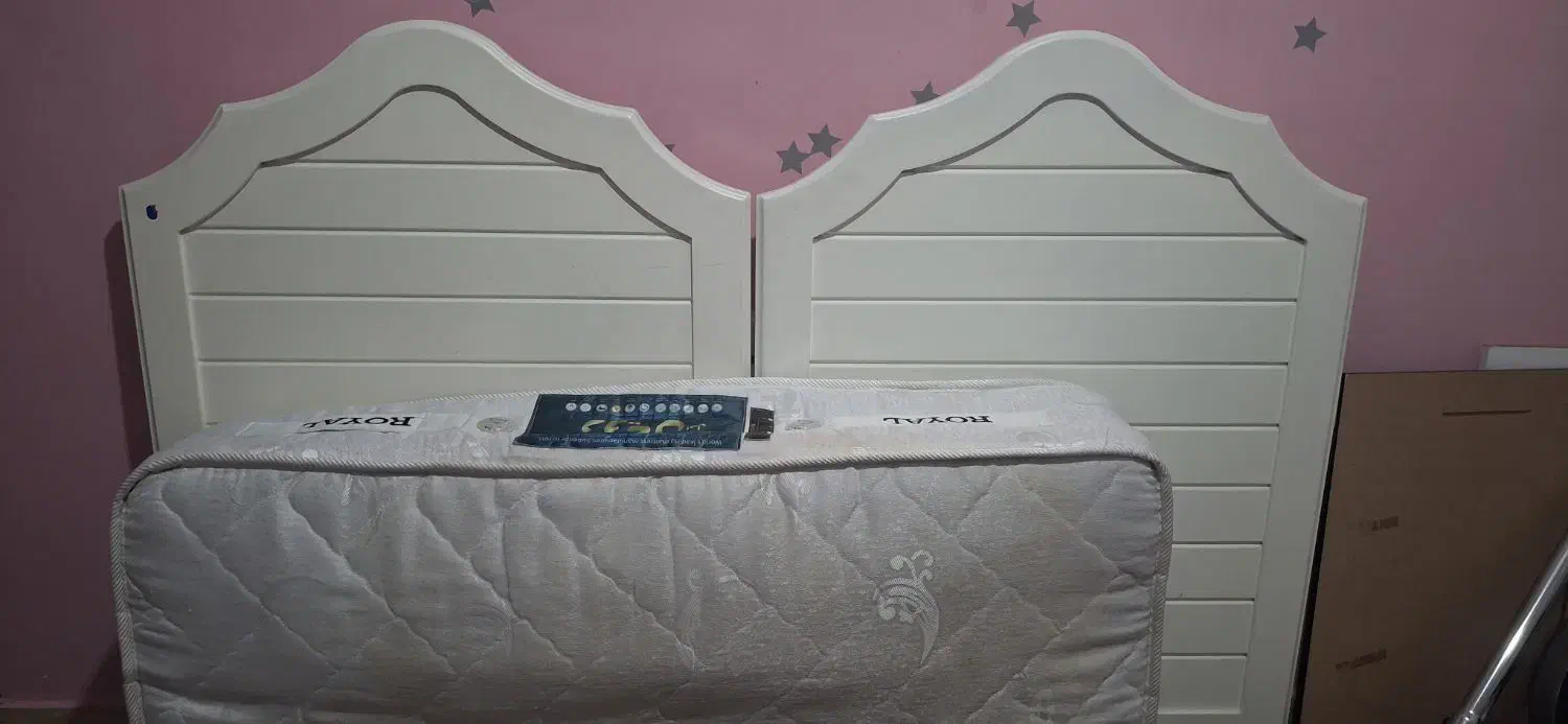 تخت و تشک نوزاد در حد نو....‌تمیز و سالم|تخت و صندلی بچه|رشت, منظریه|دیوار