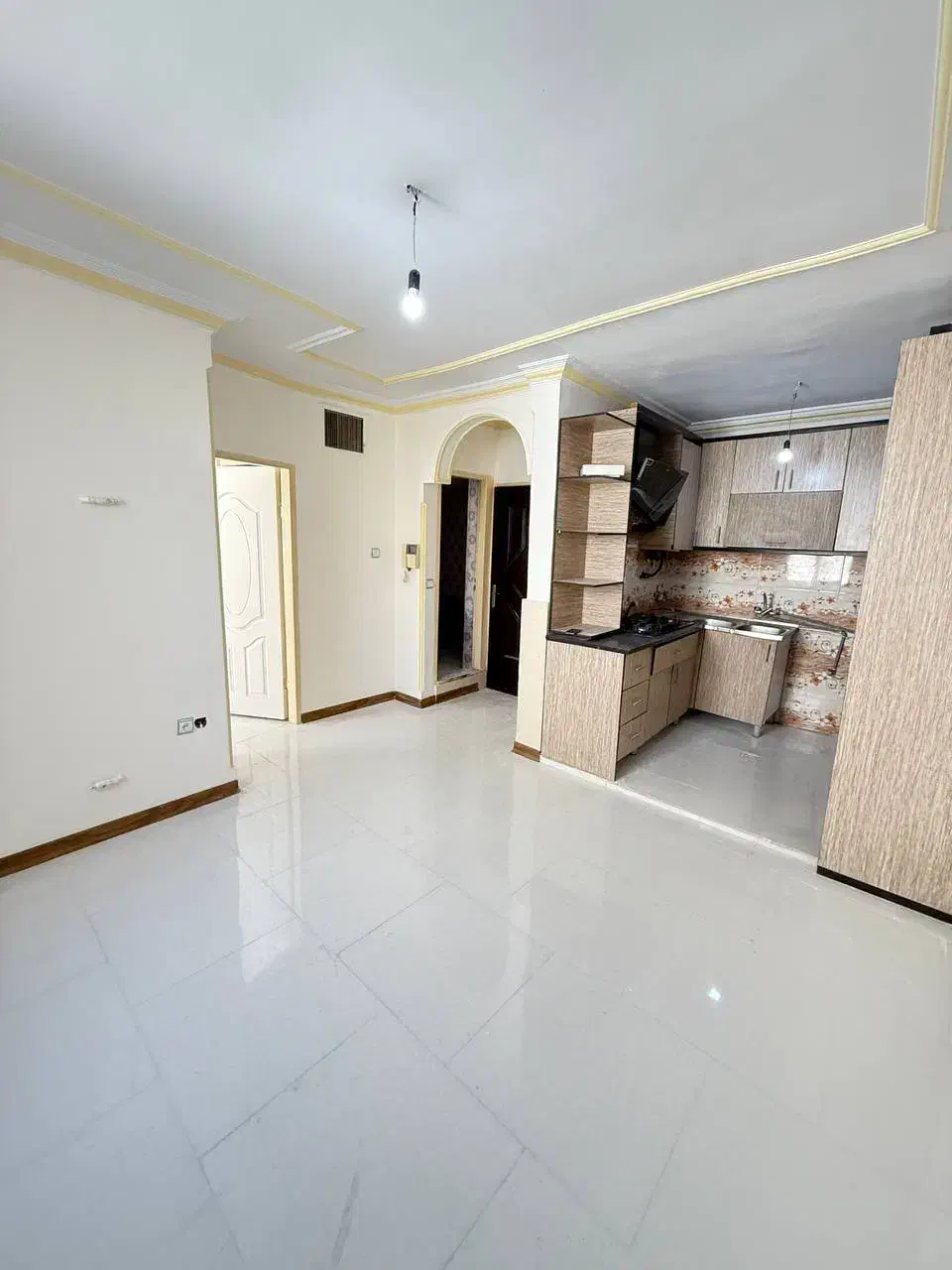 ۵۳ متر / ارغوان ۱۰ قبل تقاطع/سالن پرده خور/|اجارهٔ آپارتمان|اندیشه, اندیشه فاز ۱|دیوار