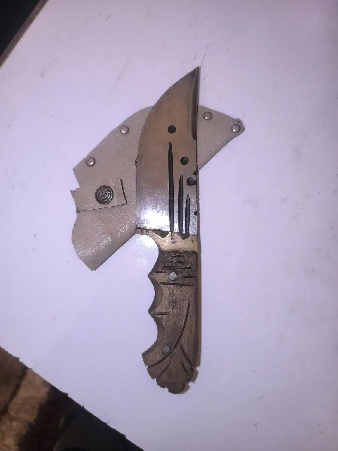 چاقو|کوهنوردی و کمپینگ|شیراز, کوشک میدان|دیوار