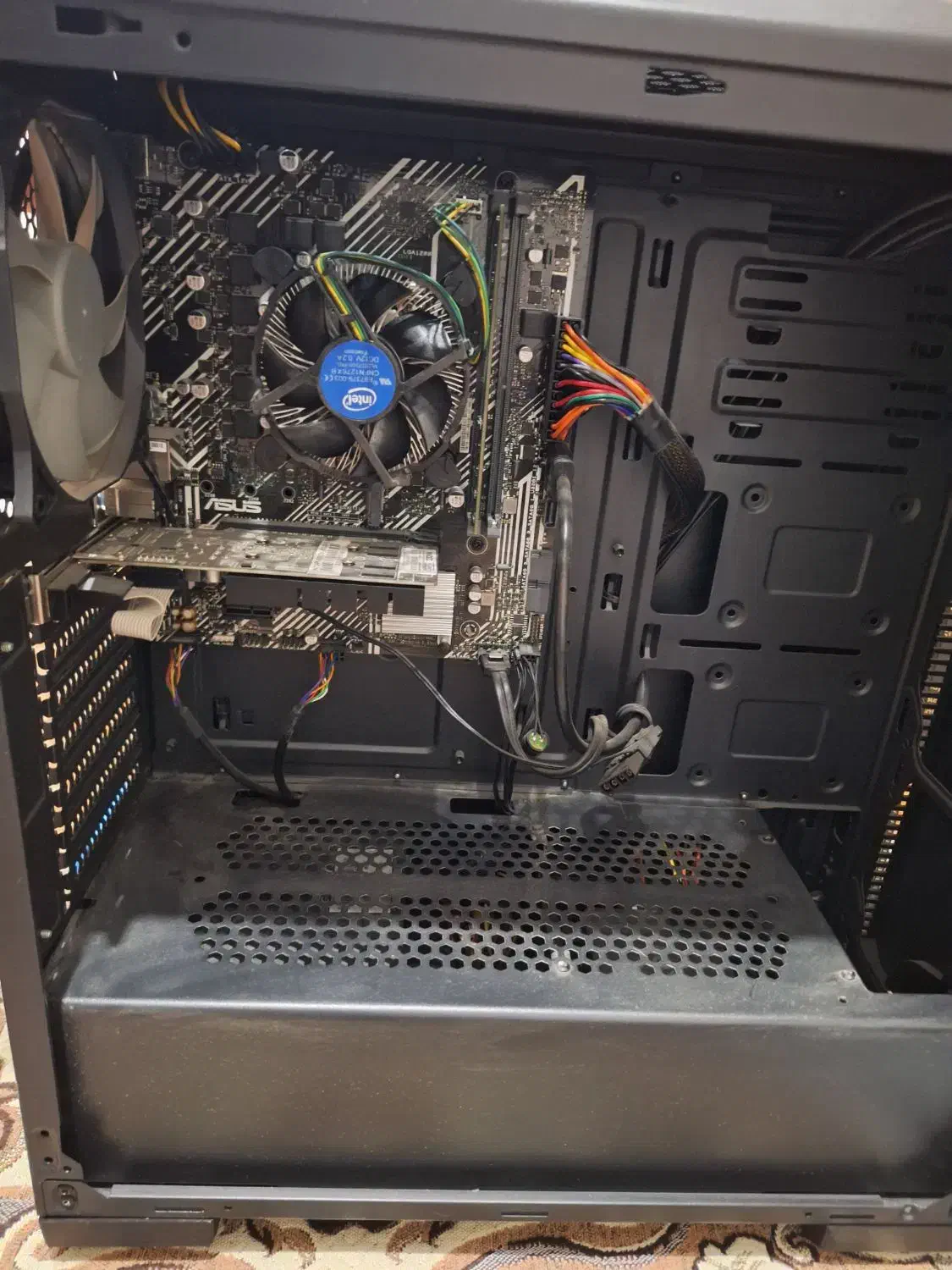 کامپیوتر قدرتمند خانگی / اداری با قطعات به‌روز|رایانه رومیزی|فردیس, نگارستان|دیوار