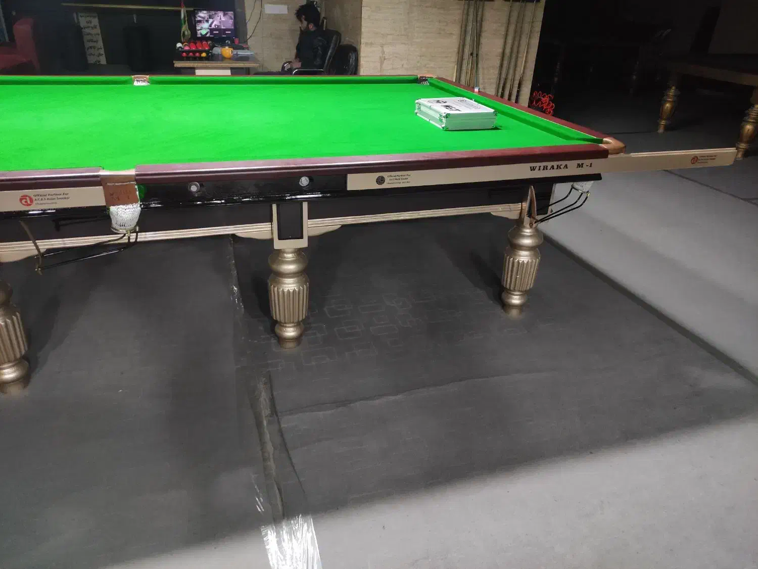 میز اسنوکر|ورزش‌های توپی|رباط‌کریم, رباط‌کریم|دیوار