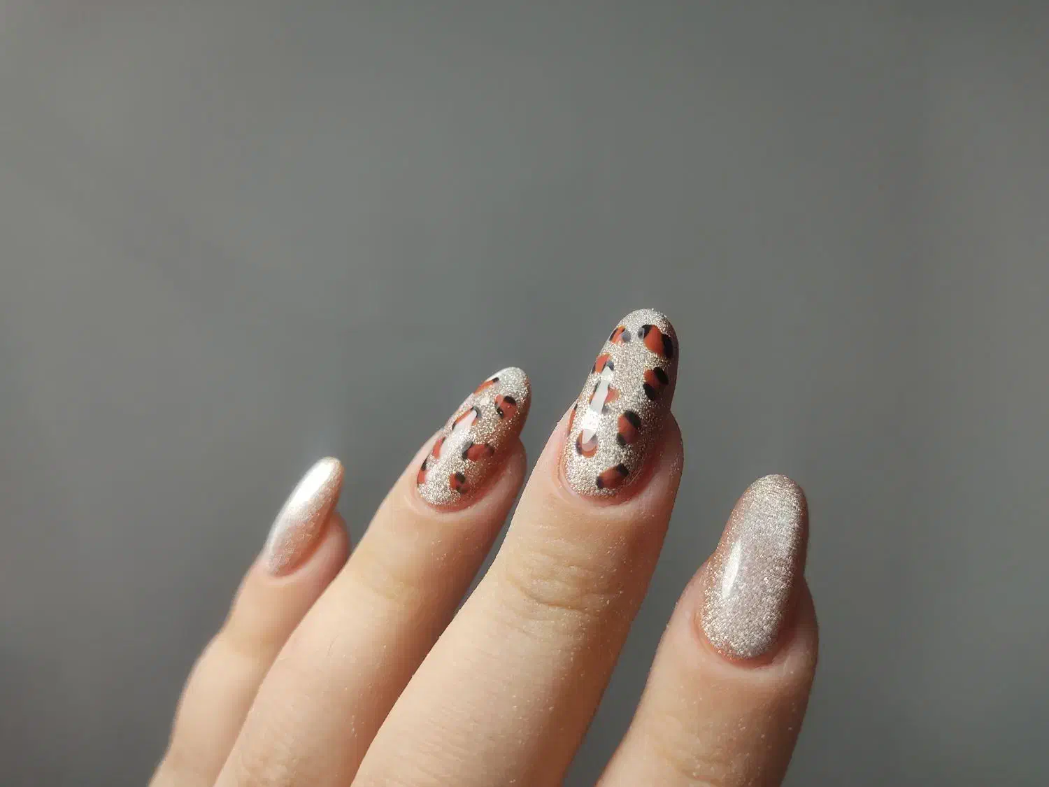 کاشت ناخن با تخفیف یلدایی|خدمات آرایشگری و زیبایی|پرند, فاز ۶|دیوار