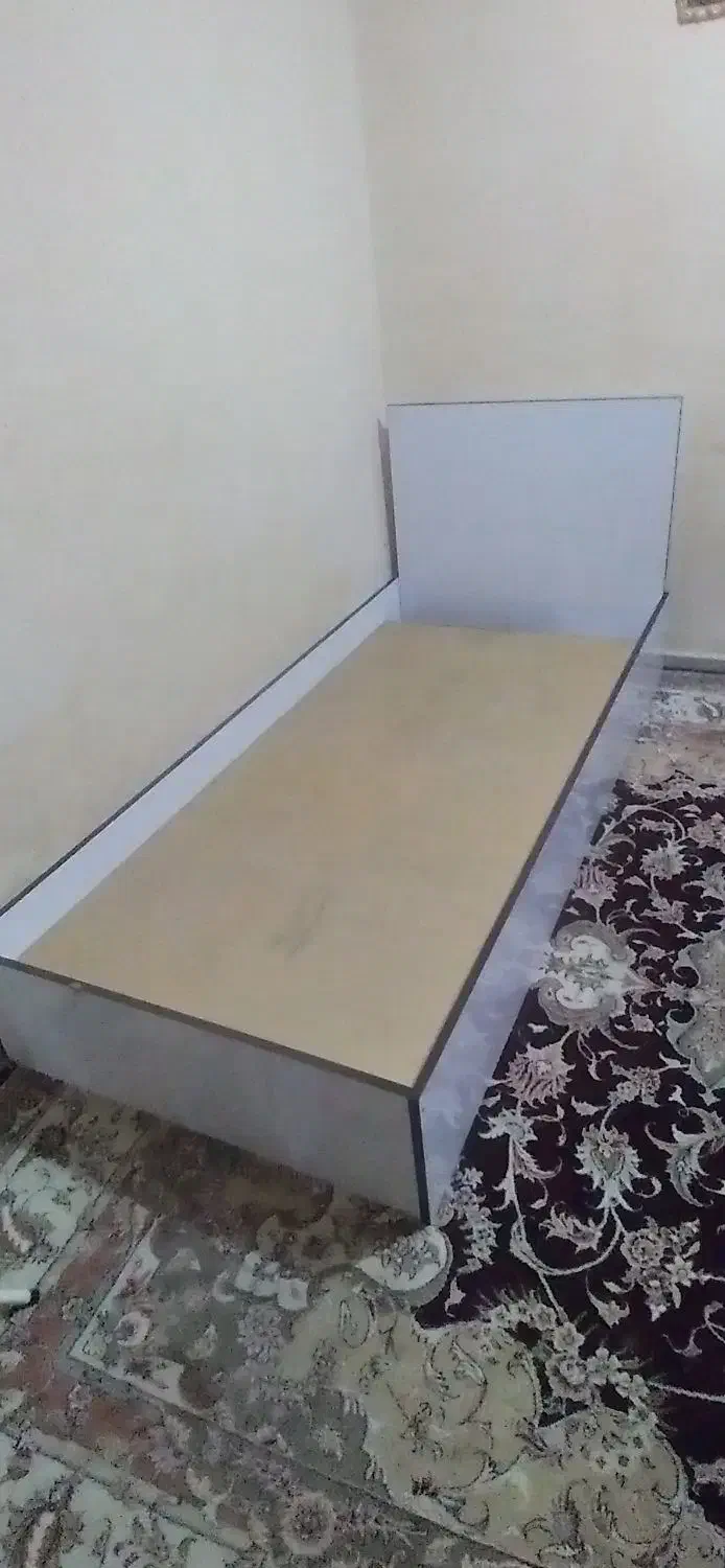 تخت خواب ی نفر سالم تمیز ام دی اف نوپان تمیز|تخت و سرویس خواب|رامهرمز, |دیوار