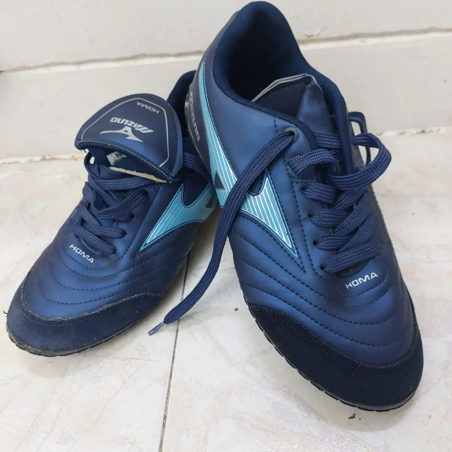 کفش فوتبال (چمن)|کیف، کفش، کمربند|جم, |دیوار