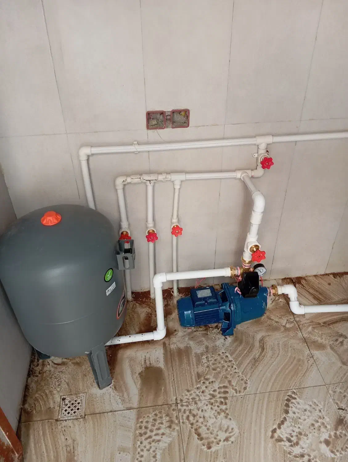 پکیج رادیاتور پمپ و منبع آب|خدمات پیشه و مهارت|کرمان, |دیوار