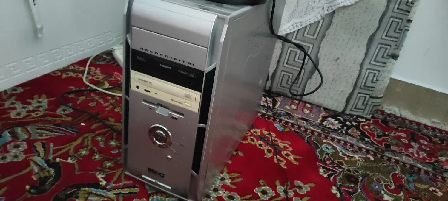 کامپیوتر|رایانه رومیزی|کازرون, |دیوار