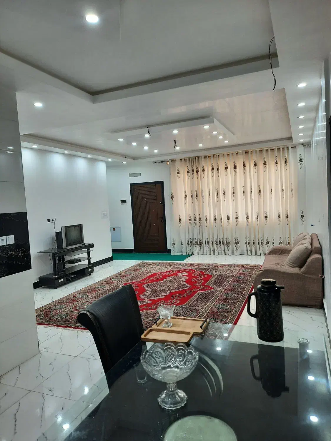 سوییت  درجه یک و تمیز حیاط دار با ‌پارکینگ|اجارهٔ کوتاه‌مدت آپارتمان و سوئیت|یاسوج, |دیوار