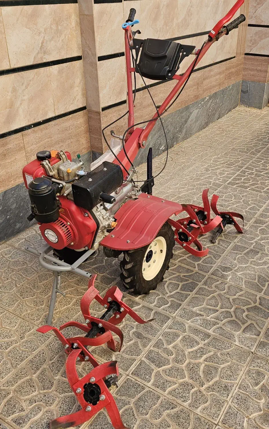 شخم زن ۵ اسب دیزلی|ماشینآلات صنعتی|تاکستان, |دیوار