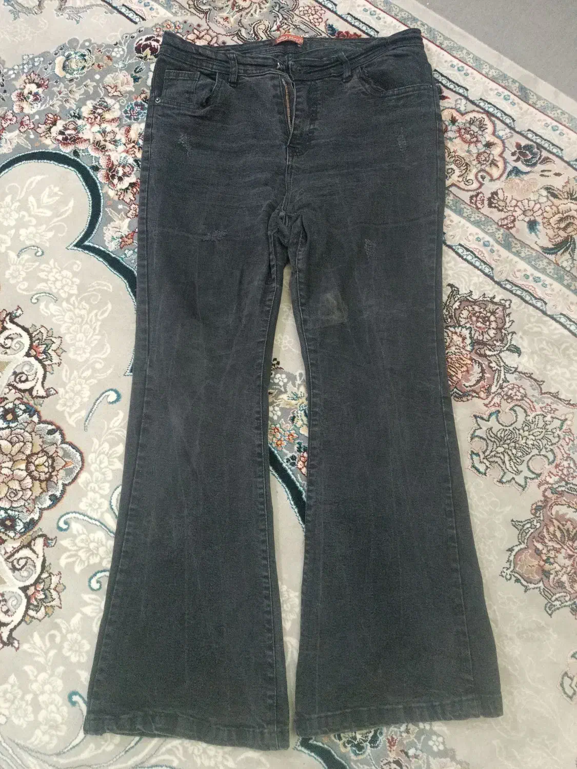 شلوار لی دمپا سالم فقد ۱۰۰ تومن مفت|لباس|قم, محمد آباد|دیوار