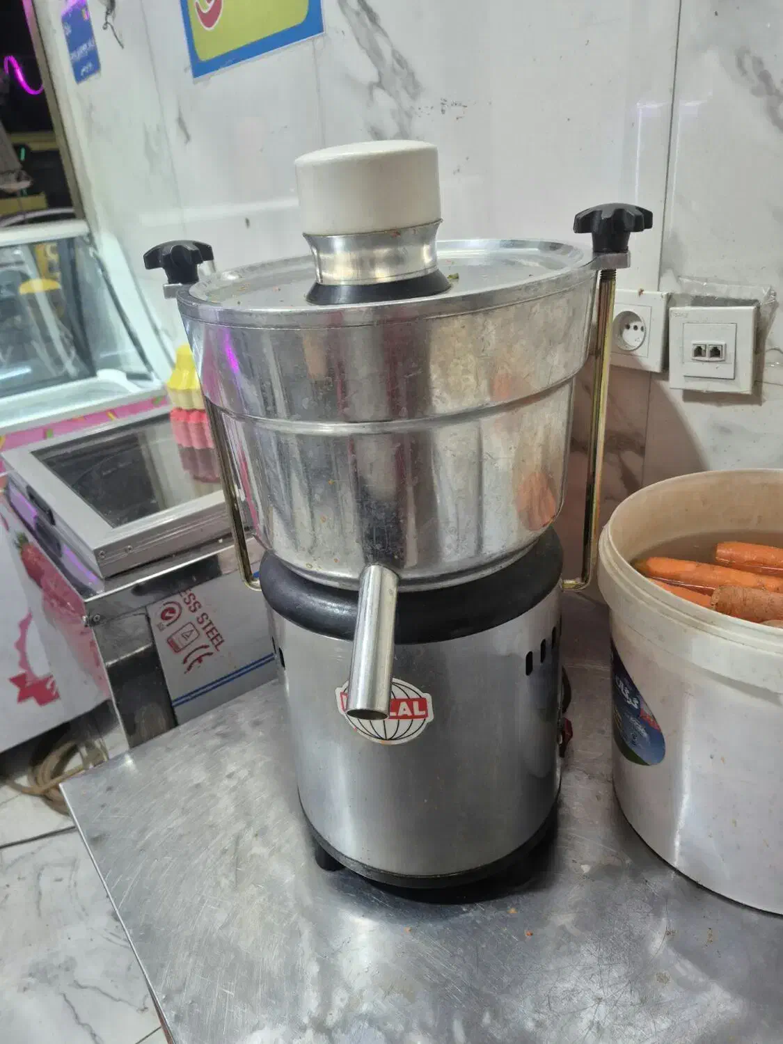 وسایل بستنی فروشی بلندر فالوده ذرت آب میوه.|فروشگاه و مغازه|پاکدشت, پاکدشت (مامازند)|دیوار