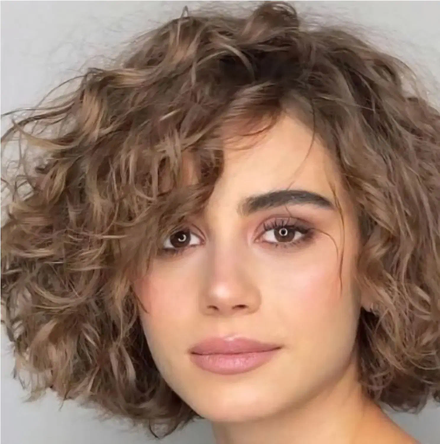 موهای خودرابه مابسپارید|خدمات آرایشگری و زیبایی|اصفهان, عطار نیشابوری|دیوار