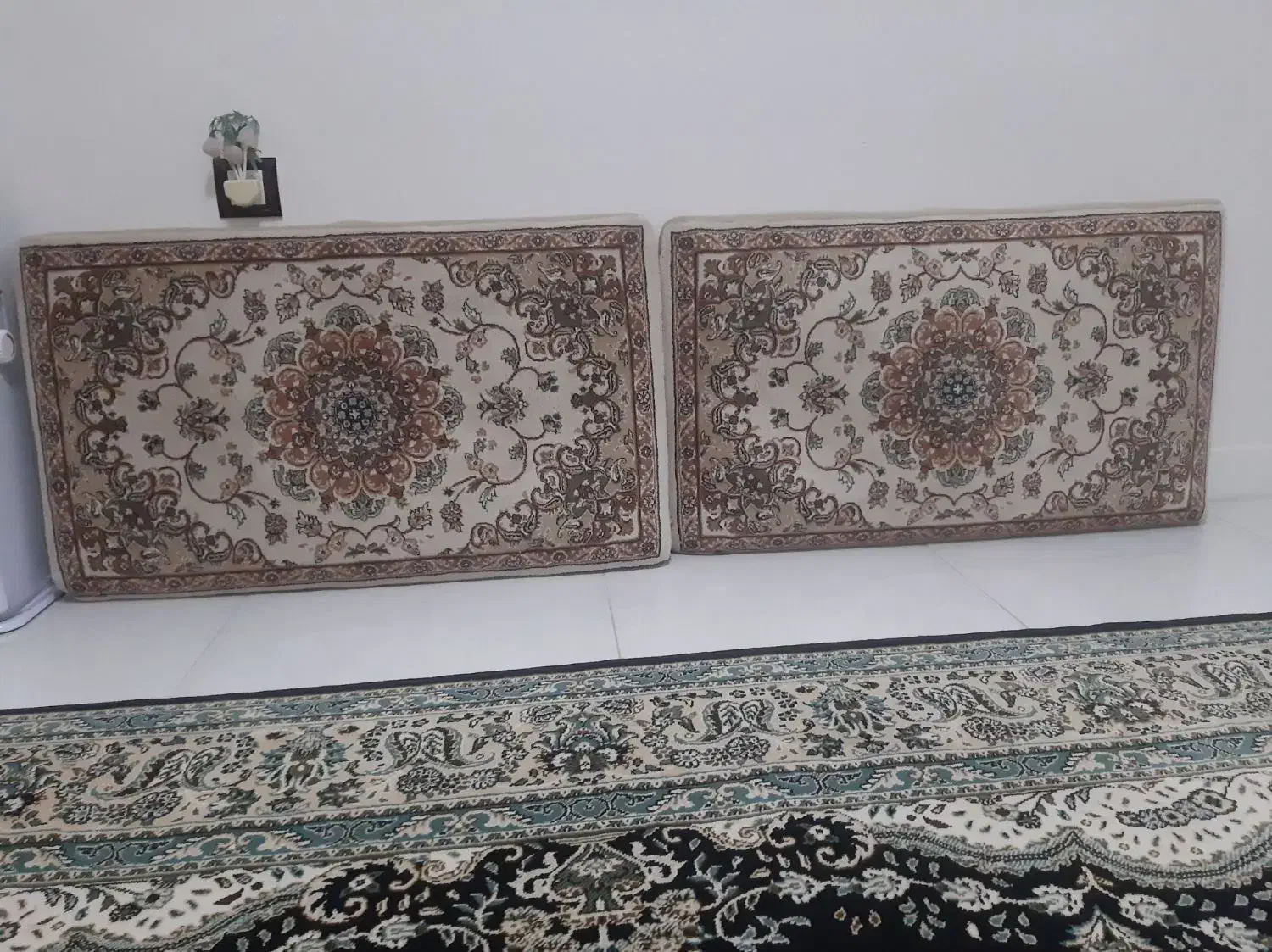 پشتی|پشتی|فردیس, فردیس|دیوار