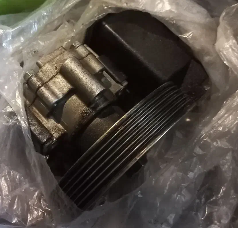 پمپ هیدرولیک فرمان ۲۰۶ تیپ ۵ مدل ۹۶ فابریک|قطعات یدکی و لوازم جانبی|یزد, |دیوار