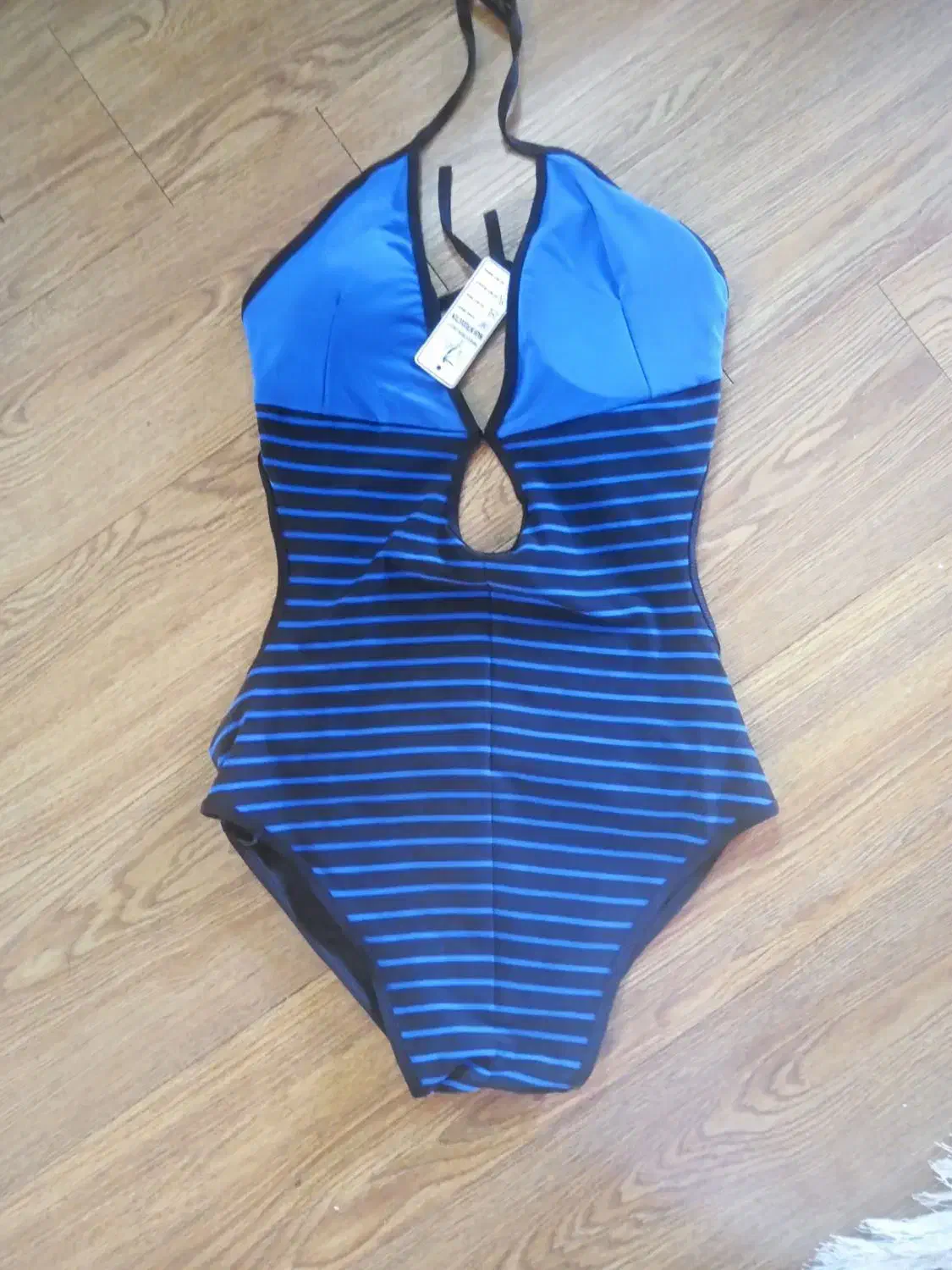 دامن و کراپ زنانه|لباس|رشت, آب و برق|دیوار