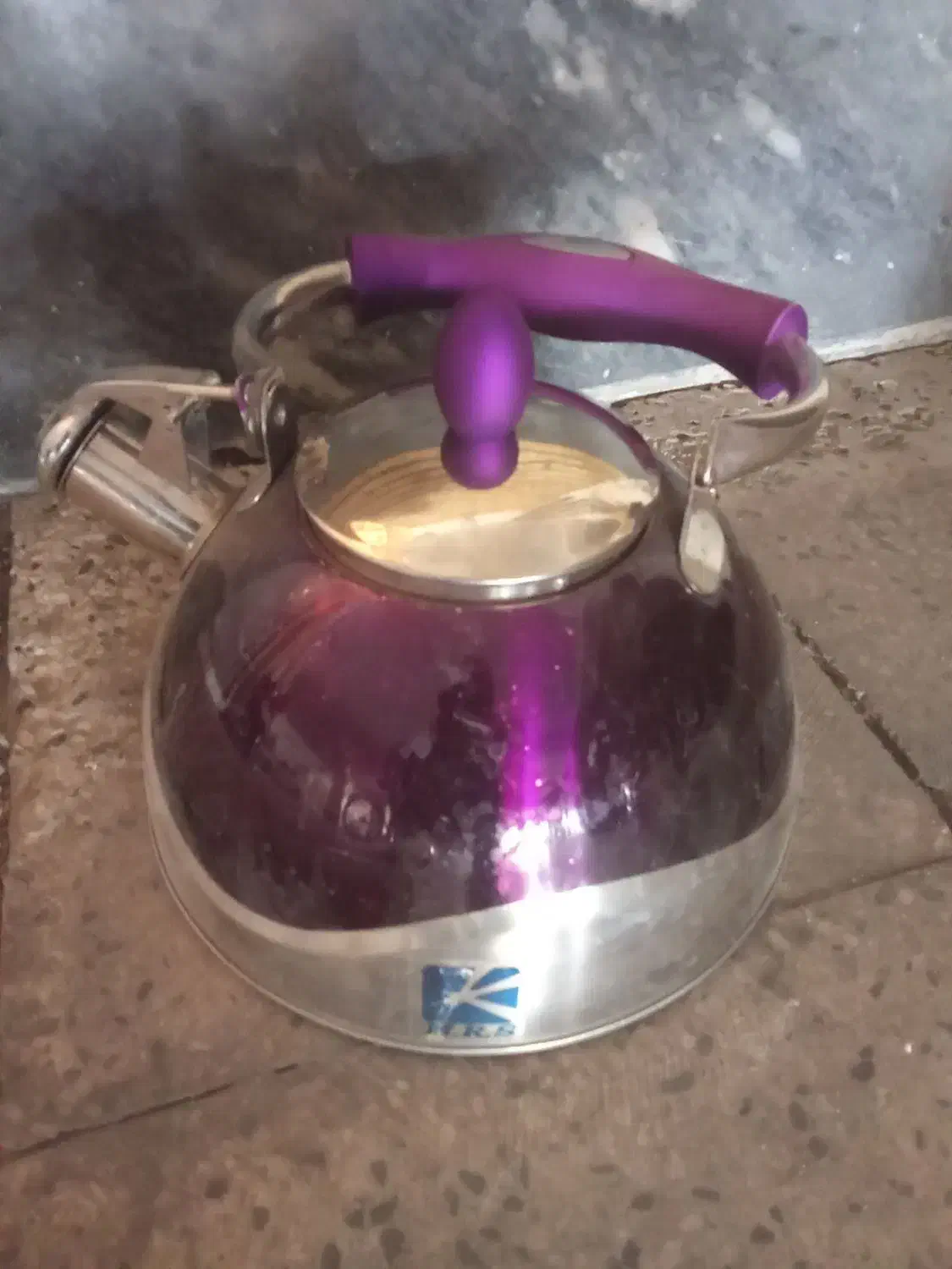 کتری سالم با درب|قوری، کتری، قهوه‌ساز دستی|کرج, عظیمیه|دیوار