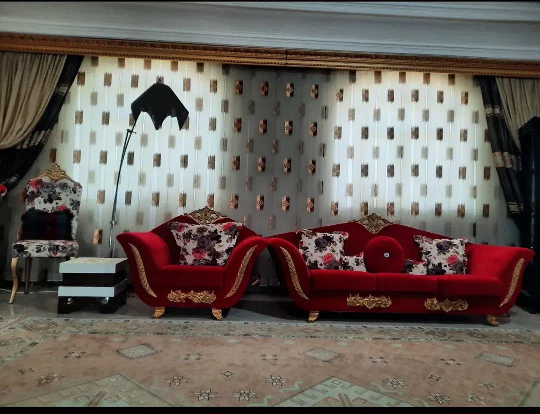 مبل ۷ نفره ۲تا صندلی زیبا و میز وسط و عسلی وآباژور|مبلمان خانگی و میز عسلی|خرم‌آباد, |دیوار