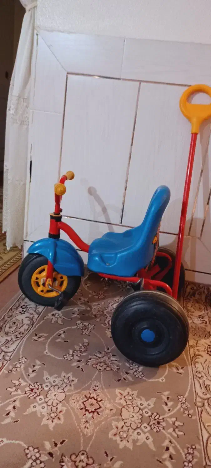 سه چرخه فلزی جی تویز|دوچرخه، اسکیت، اسکوتر|شاهین‌شهر, مخابرات (شهید بهشتی)|دیوار